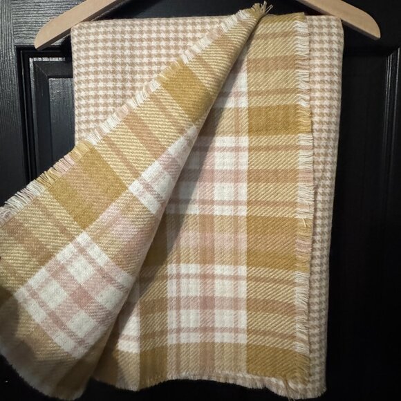Blanket Scarf Yellow Tan - Picture 1 of 2